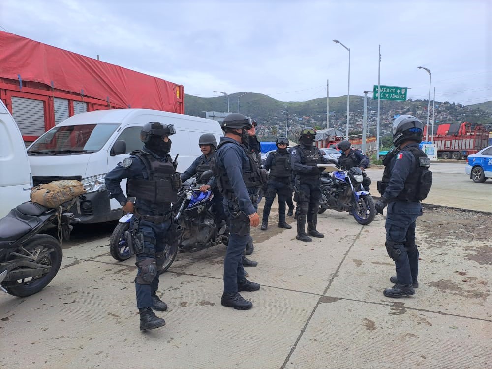 Decomisa SSPO más de 160 dosis de presuntas drogas y asegura a 30 personas por diversos delitos