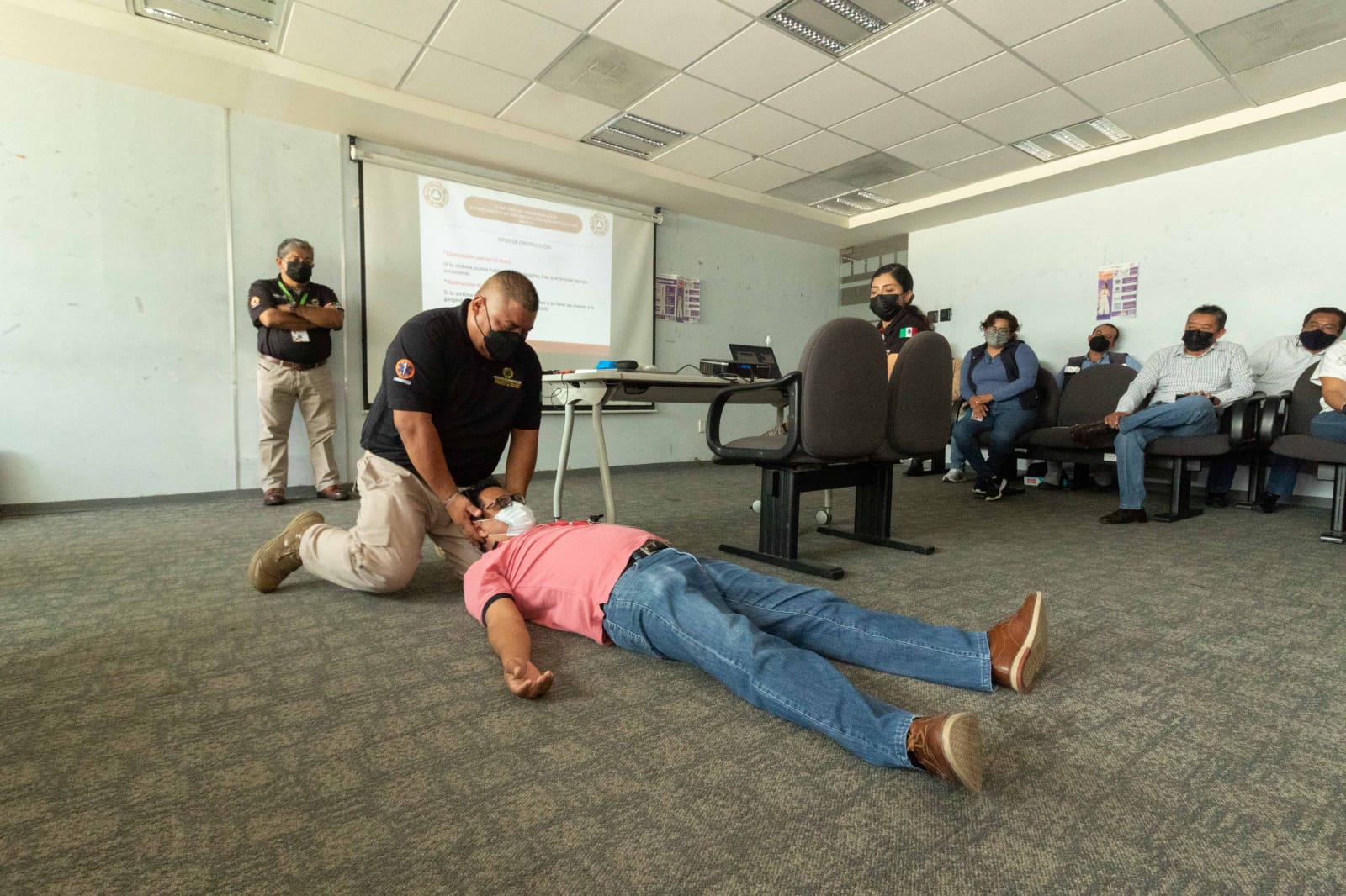 Forman a brigadas de Protección Civil con conocimientos en primeros auxilios