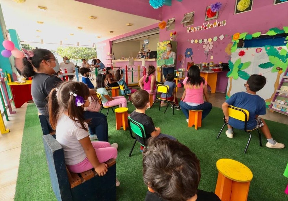 Fomenta Secretaría de Administración lectura en niñas y niños