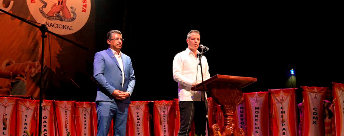 Alejandro Murat presente en el VI Concurso de Folclor Internacional Movimiento Antorcha Nacional