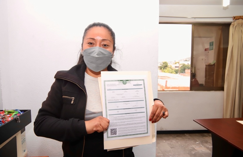 Entrega el IEEPO títulos profesionales a egresados de la UPN 201