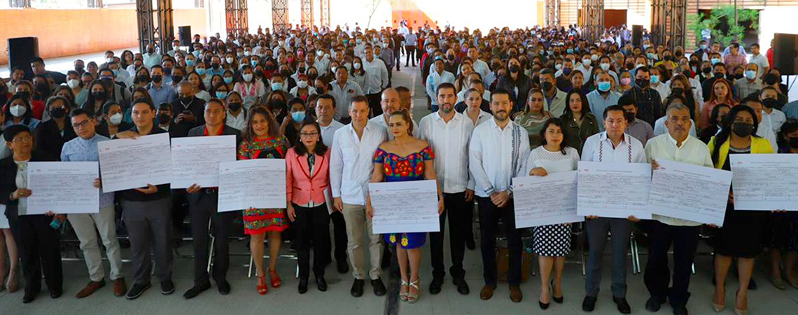 Entrega Alejandro Murat más de 53 mil Basificaciones al personal docente y administrativo del IEEPO