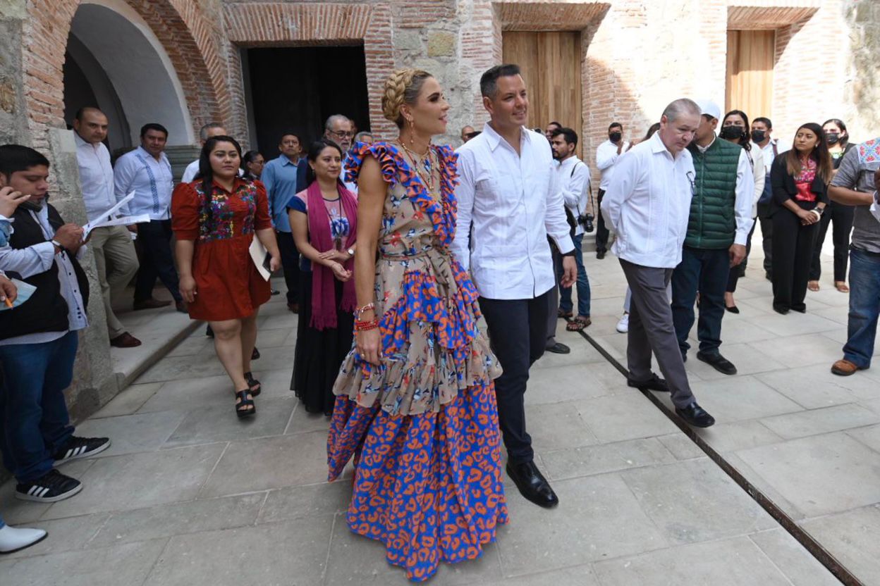 Alejandro Murat Hinojosa e Ivette Morán de Murat entregan Escuela de Gastronomía de la UTVCO – Coordinación de Comunicación Social del Gobierno del Estado Alejandro Murat Hinojosa e Ivette Morán de Murat entregan Escuela de Gastronomía de la UTVCO – Coordinación de Comunicación Social del Gobierno del Estado