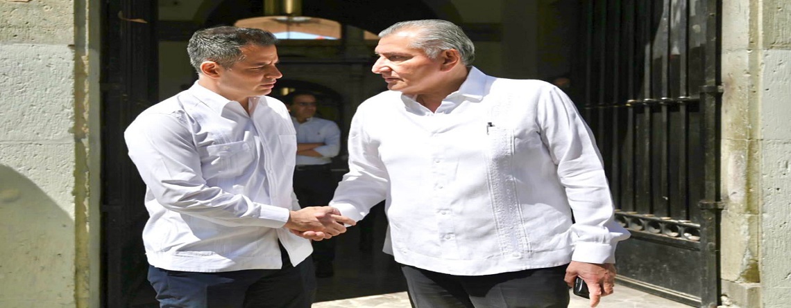 Recibe AMH al titular de la Segob en Palacio de Gobierno