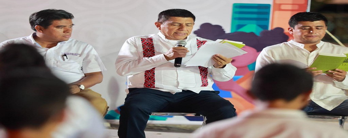 Encabeza Gobernador de Oaxaca programa Fomento a la Lectura en Santa María Huatulco