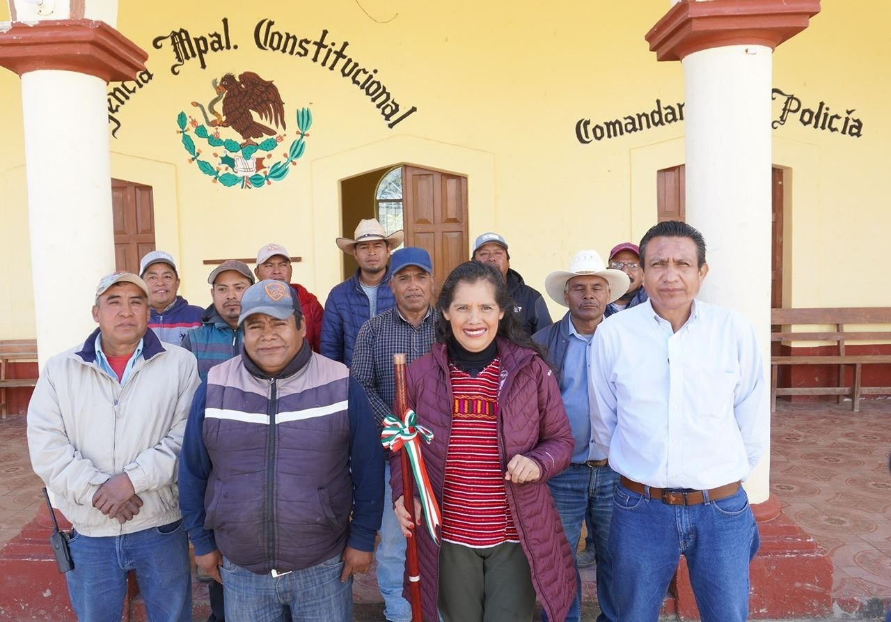 Realizan Sebienti y Cabien trabajos de evaluación de caminos en Santa María Yucunicoco