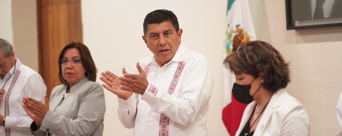 Reinstala Gobernador del Estado Junta Directiva de los Servicios de Salud de Oaxaca