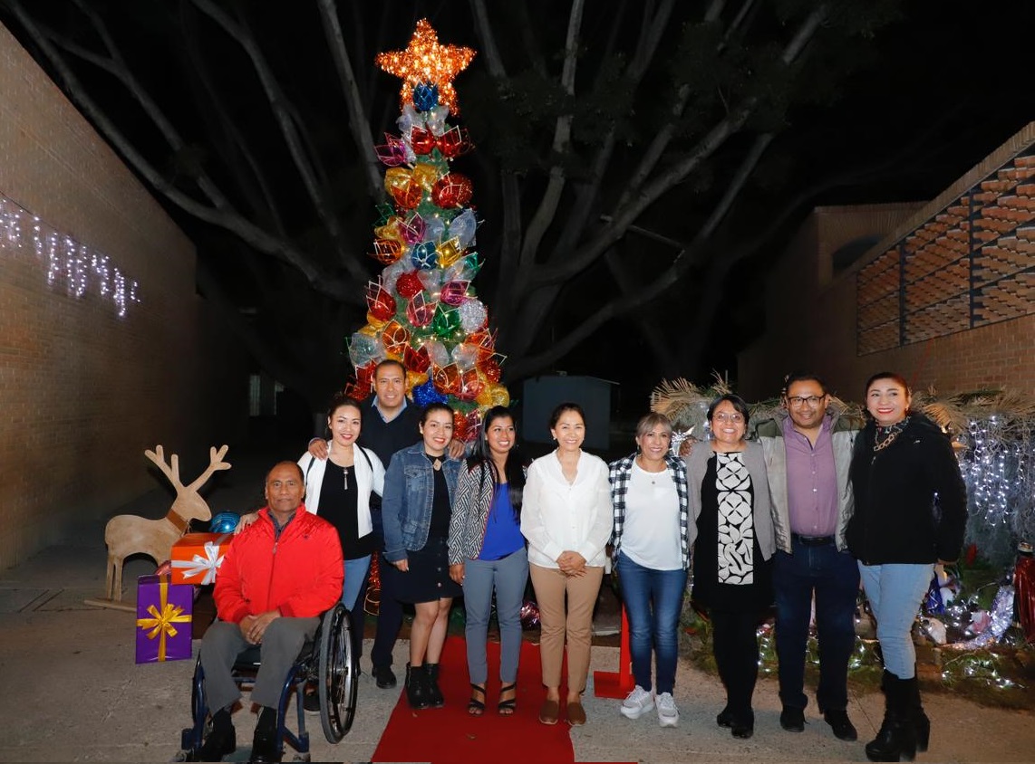 La magia de las fiestas decembrinas llega a las casas hogar del DIF estatal