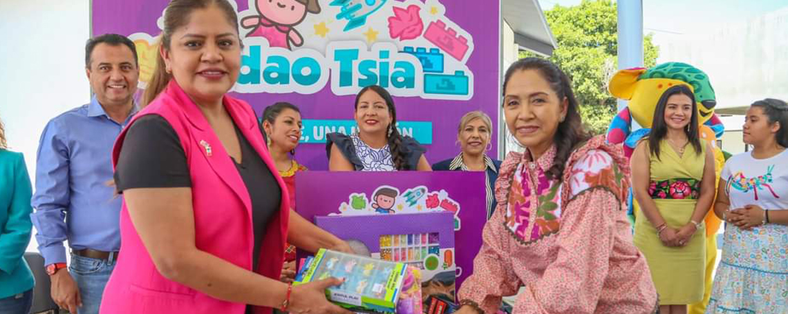 Llegan más donaciones de juguetes al DIF Oaxaca