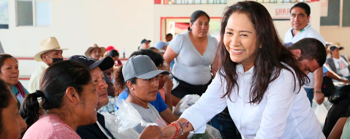 Entrega DIF Oaxaca cerca de 700 dotaciones alimentarias a habitantes de la Sierra de Juárez