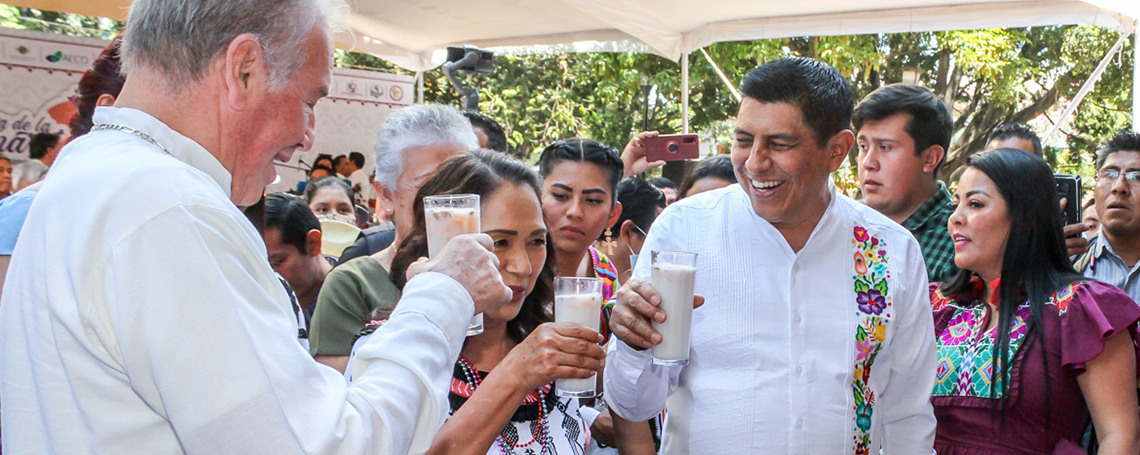 Después de más de 30 años florece la Samaritana en los Portales de Palacio de Gobierno