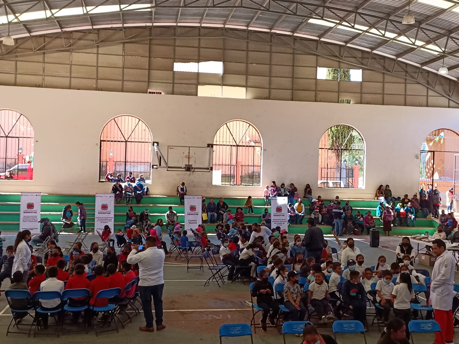 Atiende Gobierno estatal a 15 mil 600 personas con 14 Caravanas Bienestar