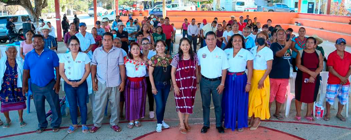 Avanza DIF Oaxaca con meta de lentes de vista cansada; van más de 3 mil en todo el estado