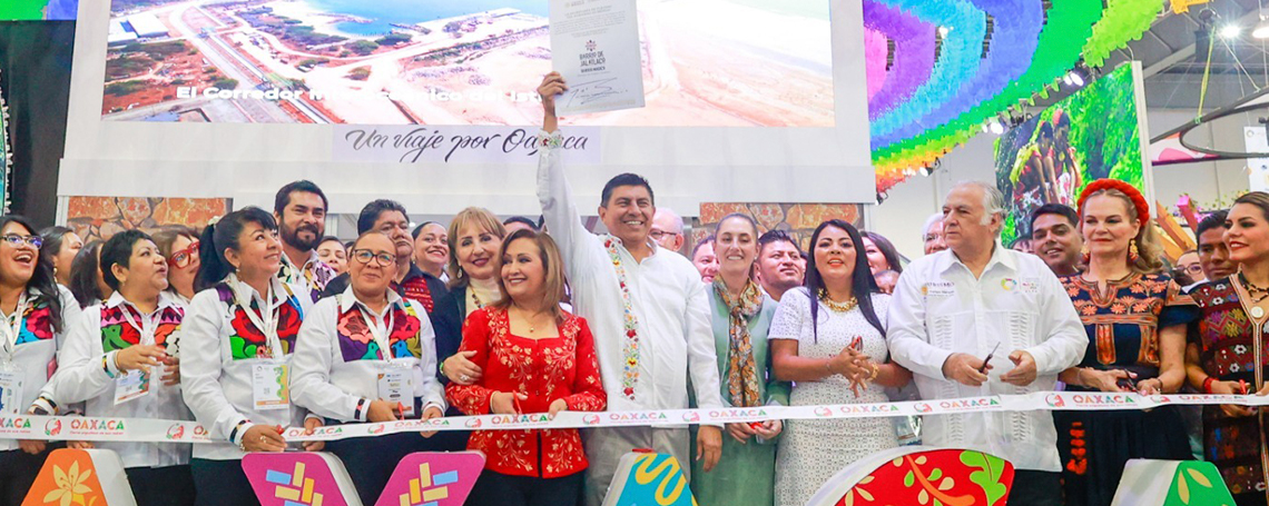 Inaugura Gobernador Salomón Jara stand del Estado de Oaxaca en el Tianguis Turístico