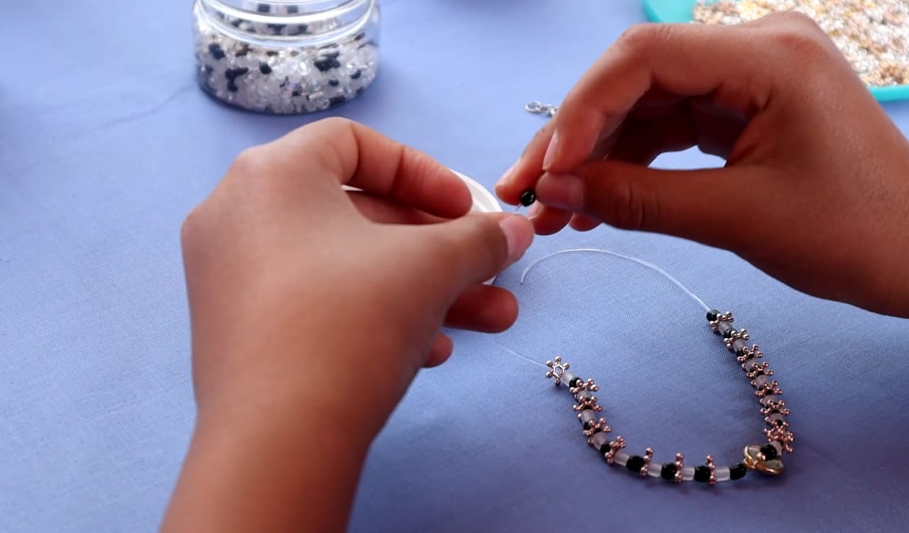 “Manitas de amor”, un taller de manualidades con muchos beneficios para niñas y niños