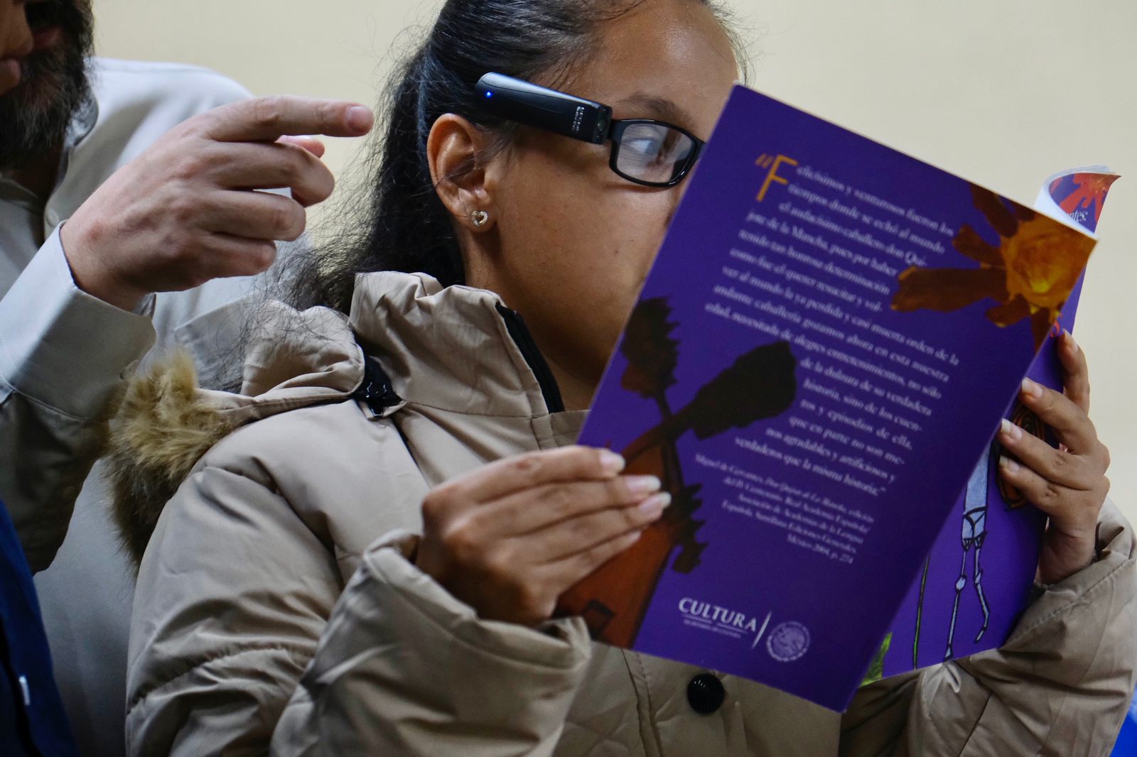 Dona Gobierno de Israel a Biblioteca Central de Oaxaca  dispositivo de lectura para ciegos