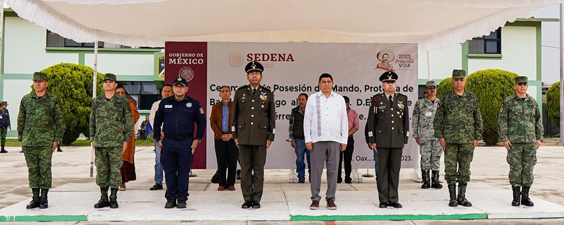 Atestigua Gobernador de Oaxaca relevo del cargo en 44 Zona Militar