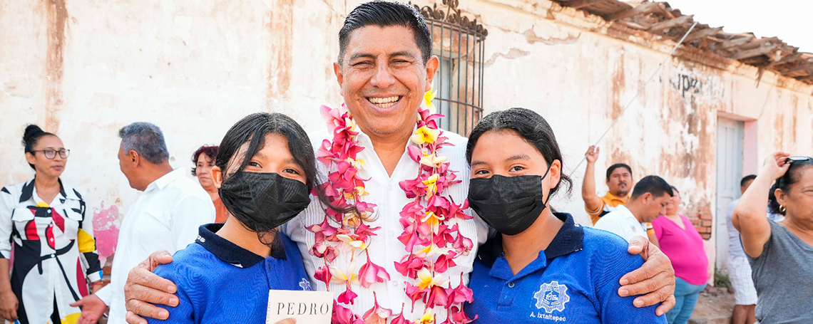  Lleva Gobernador Salomón Jara lectura a Barranca Colorada, en Asunción Ixtaltepec
