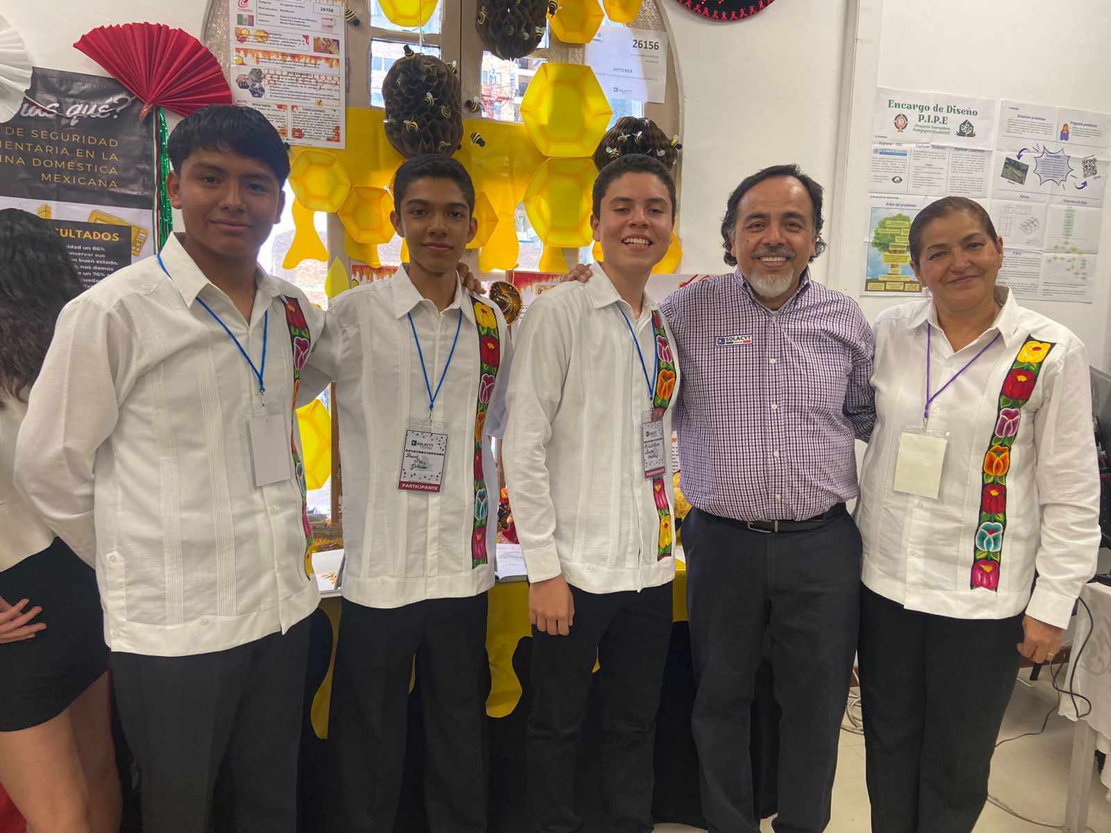 Sobresalen estudiantes del Cobao en certamen nacional de robótica