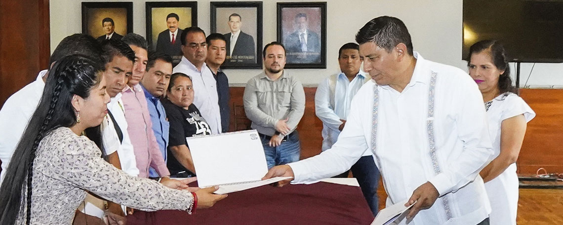Realiza Gobierno de Oaxaca entrega formal de respuestas a pliego petitorio de la Sección 22 del SNTE.