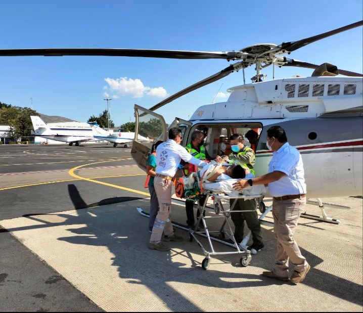 Aeronaves del Gobierno de Oaxaca cumplen acciones de tipo social