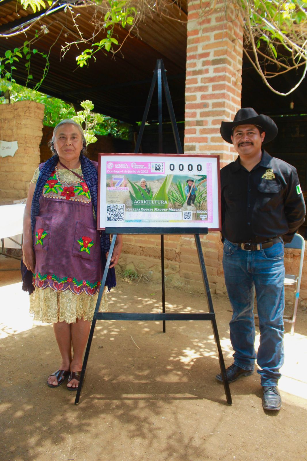 Devela Lotería Nacional billete alusivo al Maguey-Mezcal