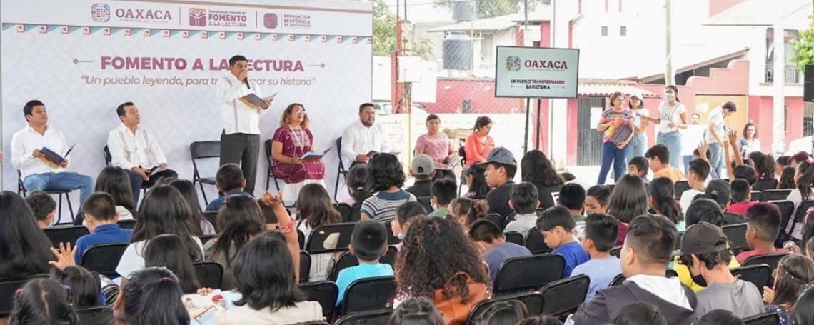 Motiva Gobernador de Oaxaca a niñez de la agencia Donají a luchar por sus sueños
