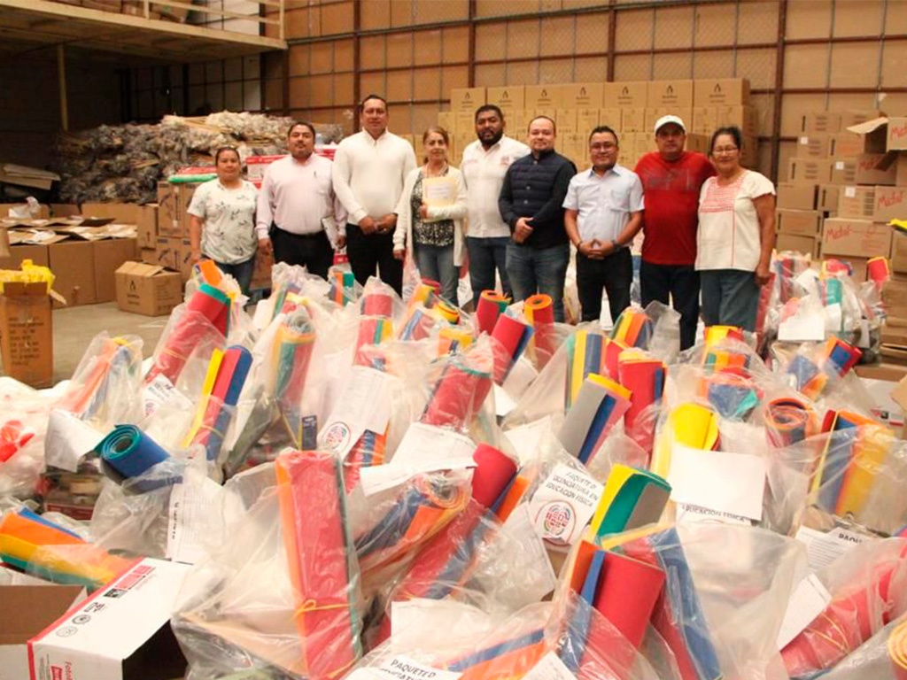 Cumple IEEPO con entrega de materiales a Escuelas Normales de Oaxaca