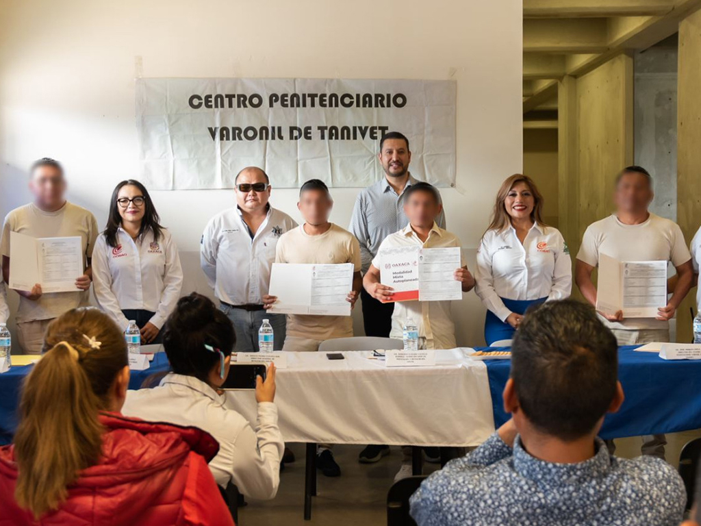 Concluyen PPL su bachillerato a través del CEA del Cobao