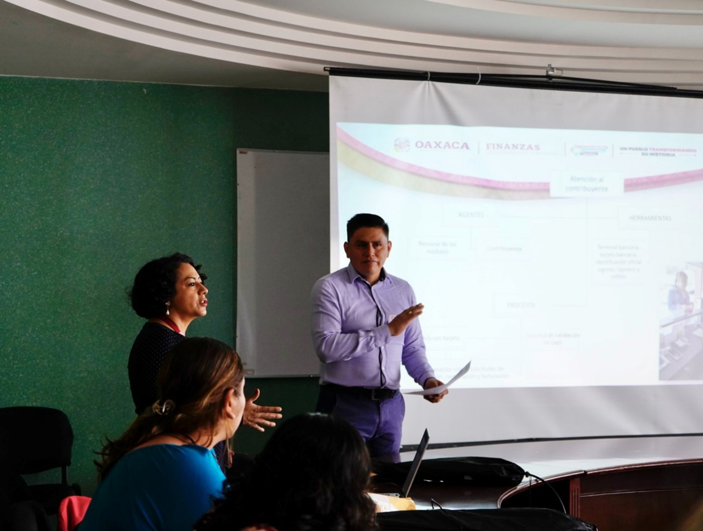 Capacita Sefin a personal de los módulos de cobro con tarjeta