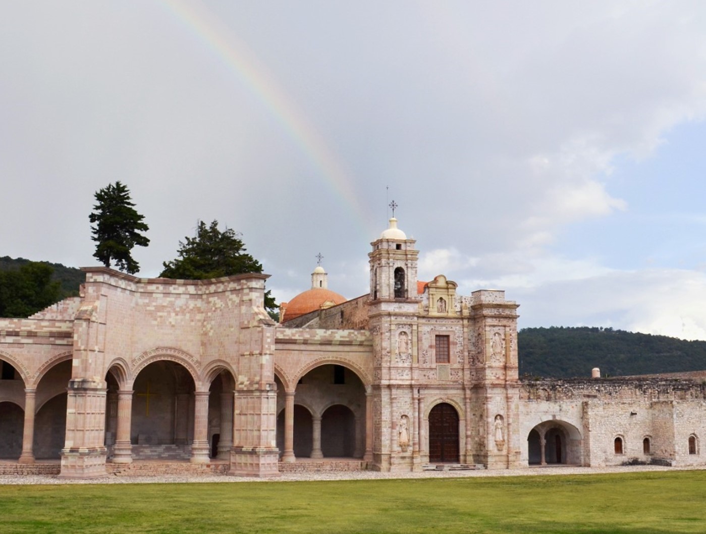 El Pueblo Mágico de Teposcolula comparte su riqueza cultural en la Festividad a sus Santos Patrones San Pedro y San Pablo