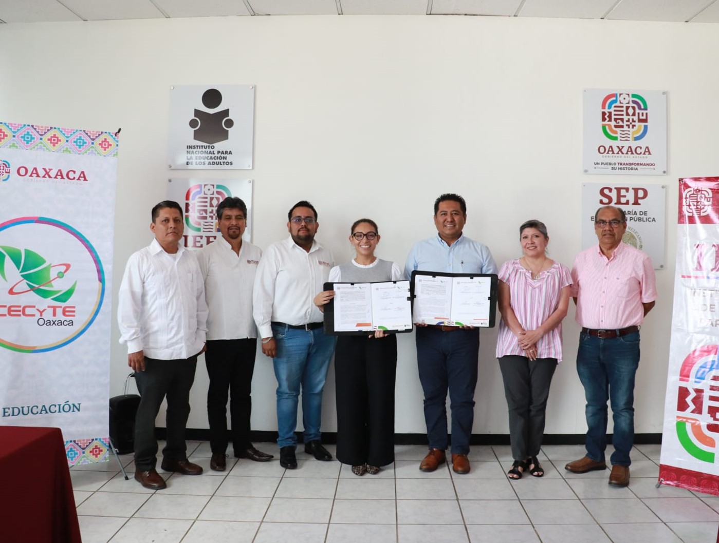 Suman esfuerzos para erradicar el analfabetismo en Oaxaca