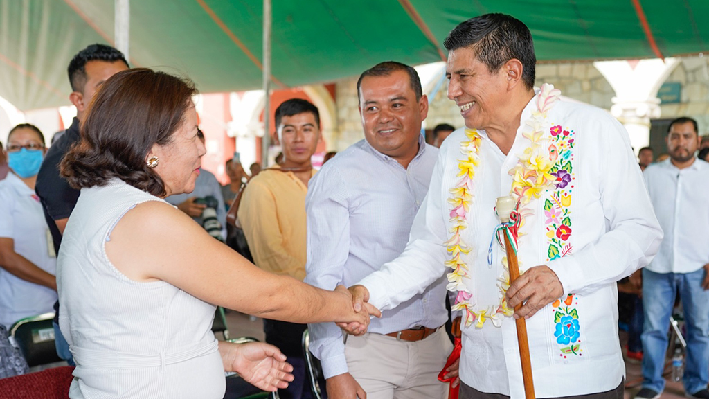 Entrega Gobierno de Oaxaca apoyos por más de cuatro mdp en Magdalena Apasco