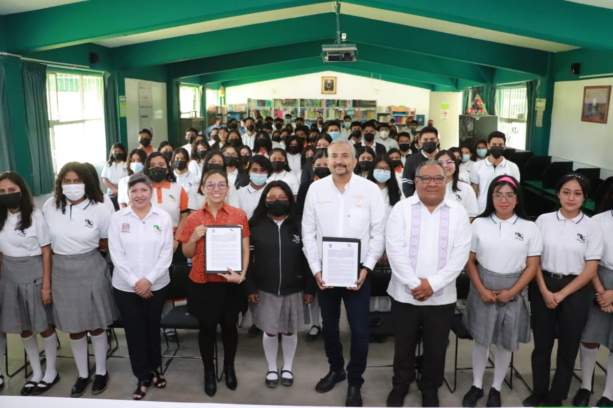 A favor de la educación de Oaxaca, firman CECyTEO y UABJO convenio de colaboración