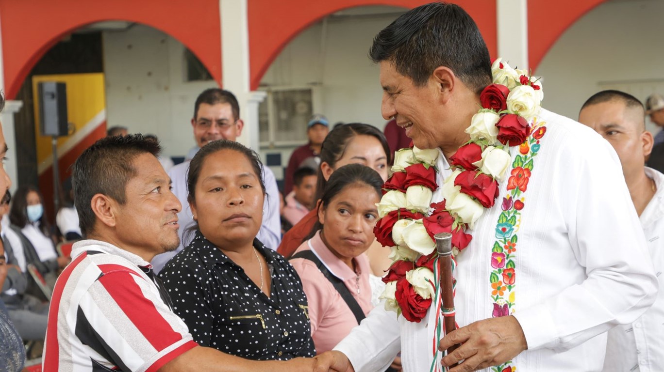 Anuncian más de 200 acciones para beneficiar a familias de San José Lachiguiri
