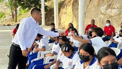 Promueven convocatoria del Premio Estatal de la Juventud en la Costa e Istmo de Tehuantepec  