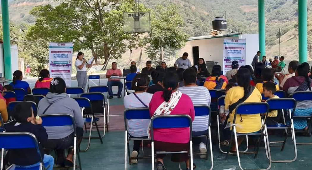 Orienta DIF Oaxaca a comités y población sobre nutrición adecuada y de calidad