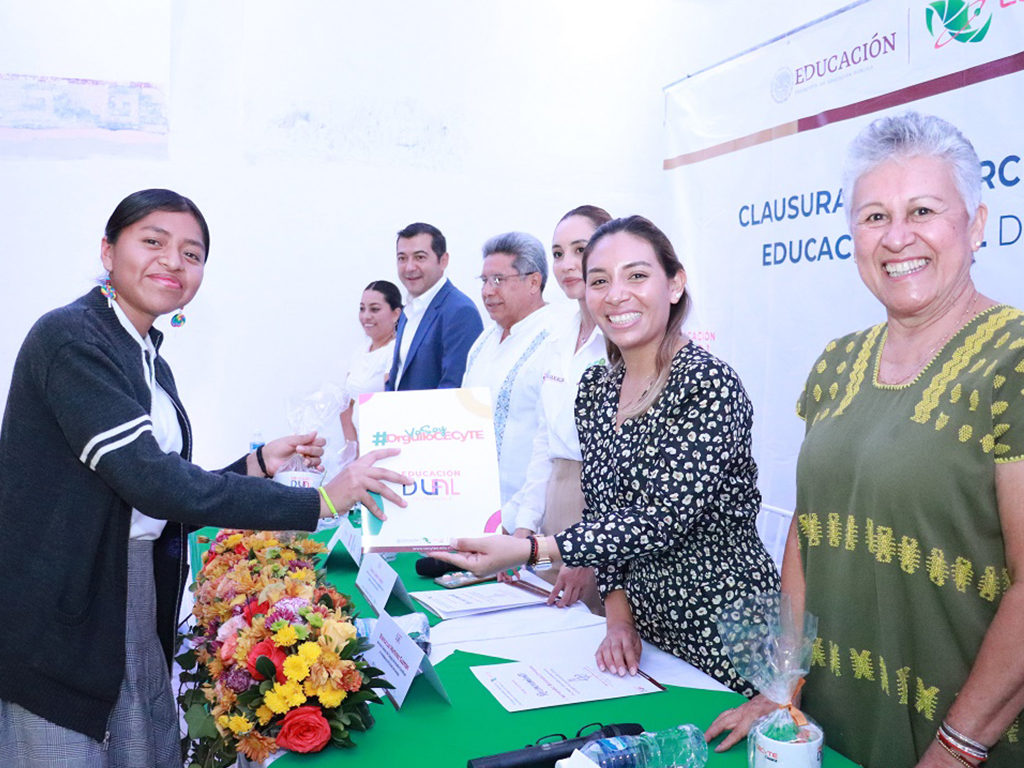 Se gradúa la tercera generación del Sistema de Educación Dual de CECyTEO
