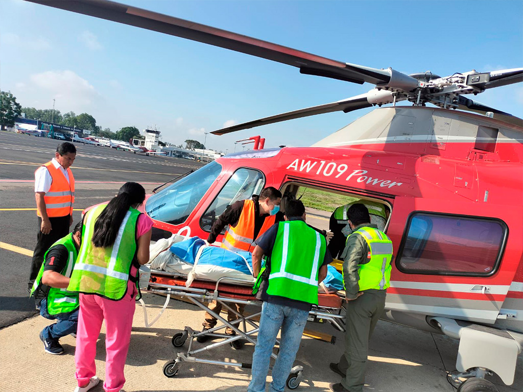 Realizan traslados aéreos para atención oportuna de pacientes