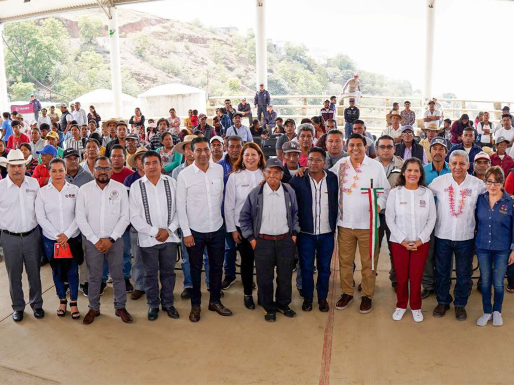 A través de múltiples apoyos, cumple Gobierno de Salomón Jara con Santos Reyes Yucuná