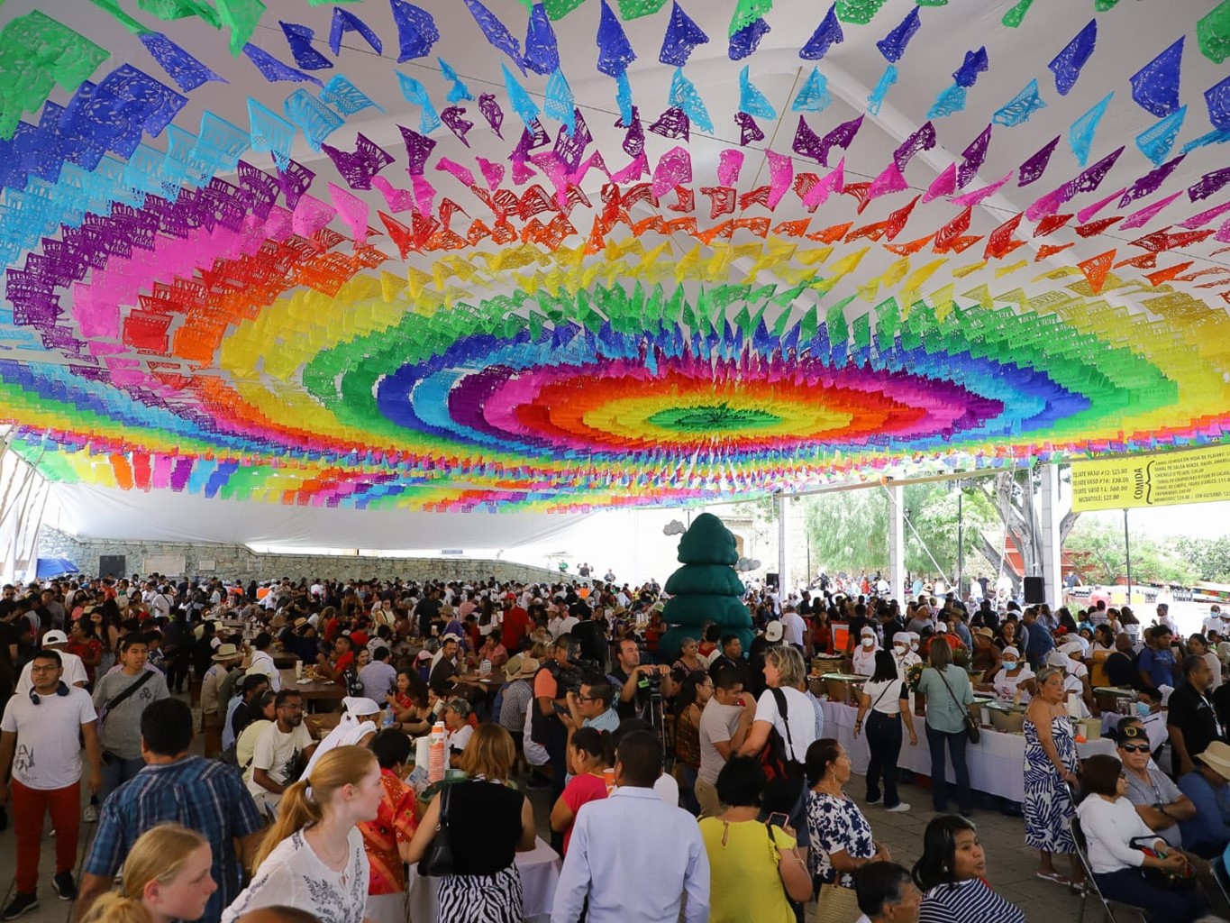 Más de 99 mdp, derrama económica en primer fin de semana de la Guelaguetza 2023