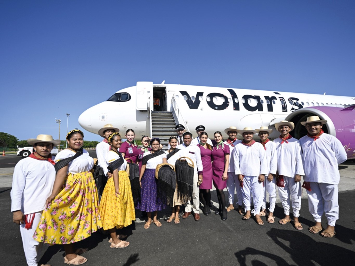 Se fortalece conectividad aérea con nuevo vuelo Guadalajara-Huatulco
