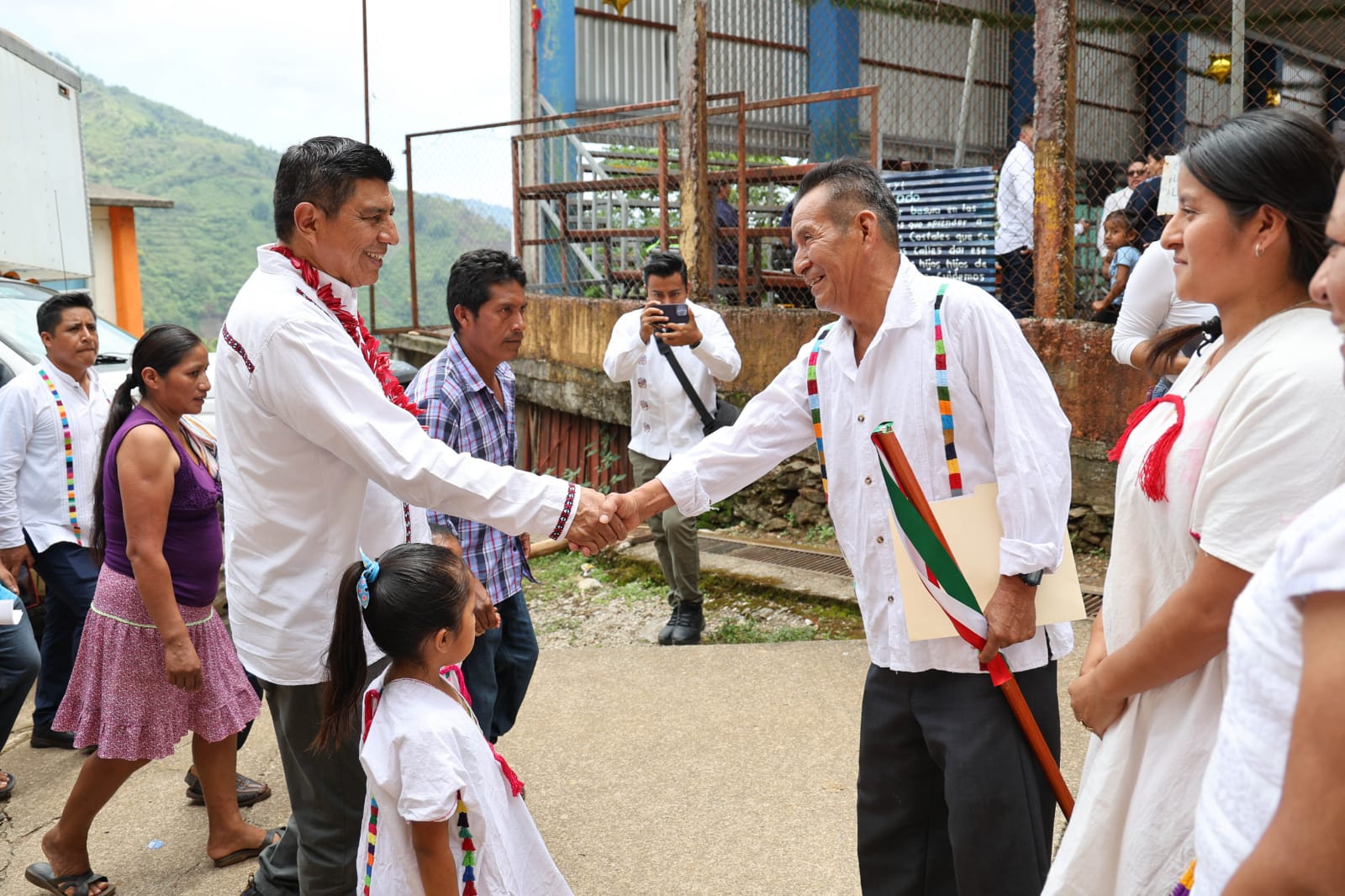 San Juan Petlapa contará con más y mejores espacios educativos