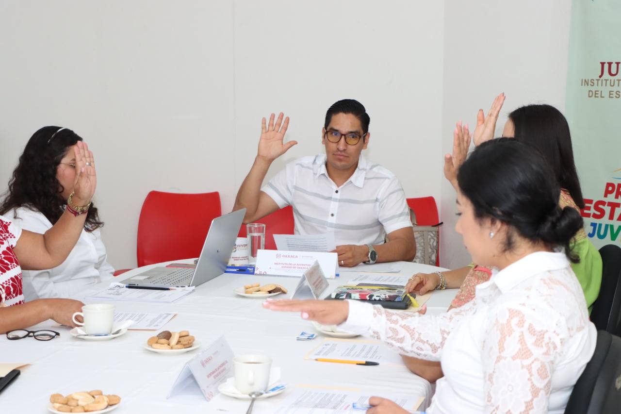 Se instalan jurados calificadores del Premio Estatal de la Juventud 2023