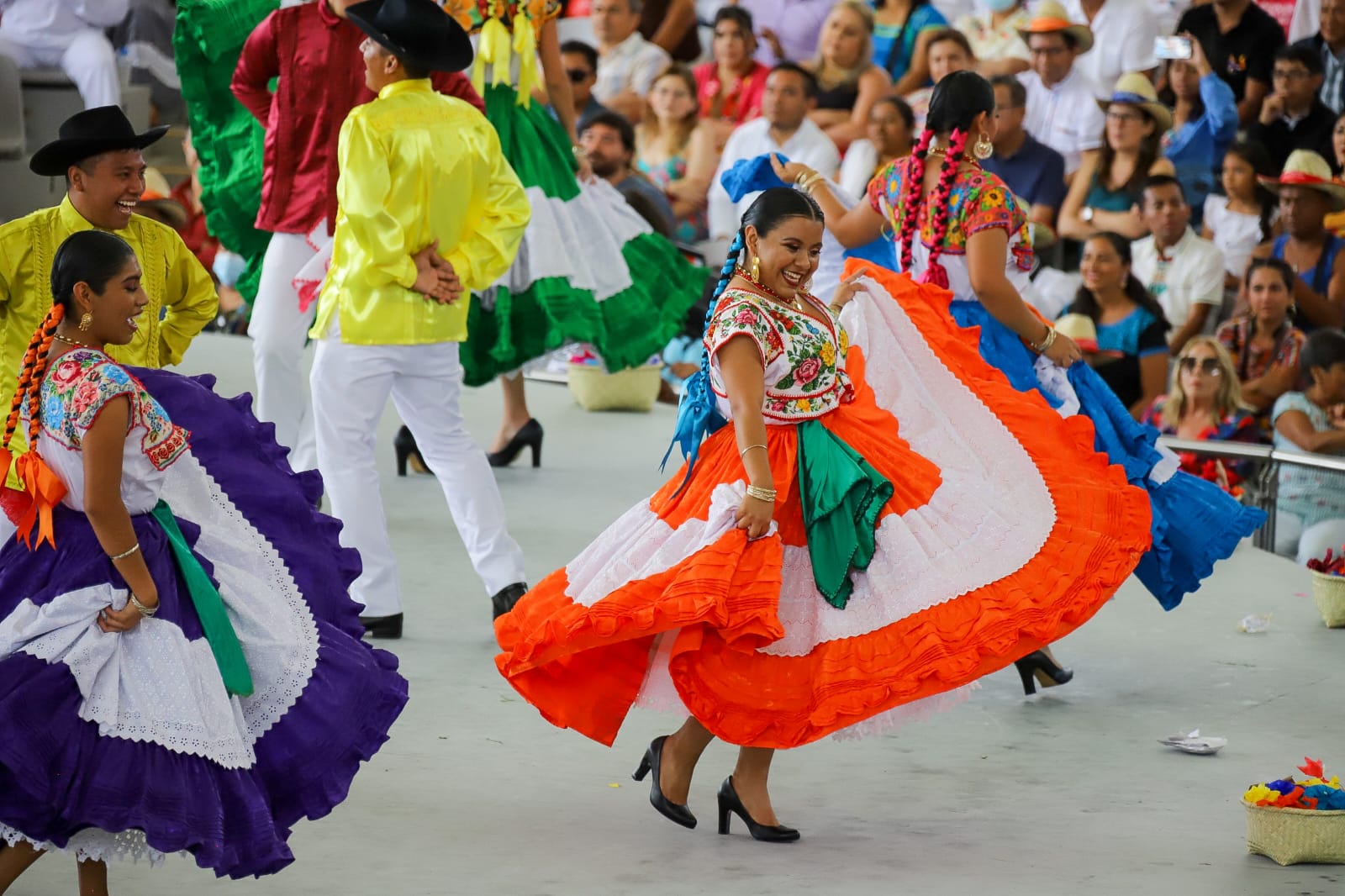Vibra el alma de Oaxaca con sus 16 etnias y el pueblo afromexicano en la Guelaguetza 2023