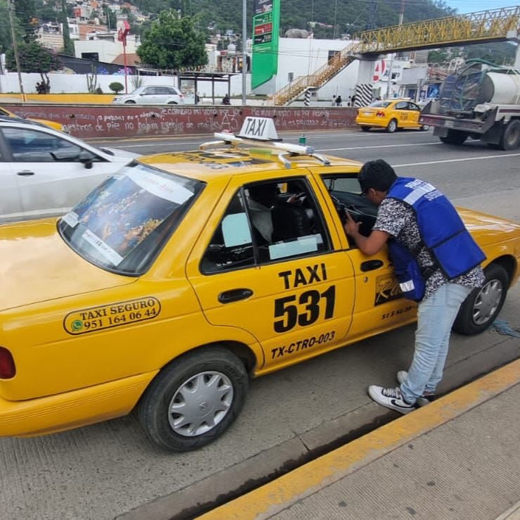 Realiza Semovi operativos para supervisar el servicio de taxis