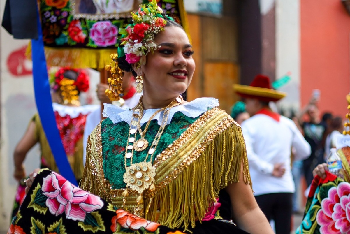 Alegría, fiesta y color en la cuarta presentación de Expresiones Artísticas y Culturales