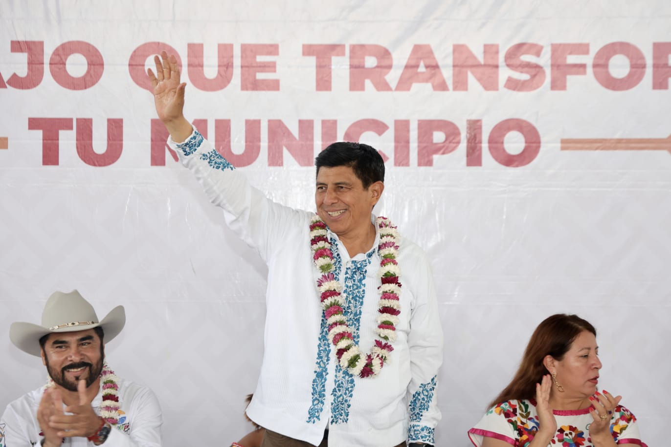 Destina Gobierno de Oaxaca 25 millones de pesos para abatir rezago social en Santa María Colotepec