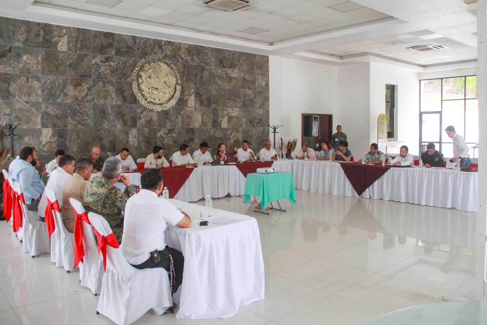 Encabeza Jesús Romero evaluación del Programa de Reubicación y Regularización de asentamientos irregulares en Huatulco