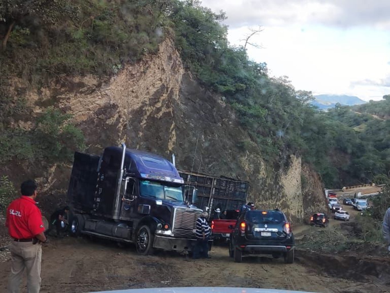 Exhorta Protección Civil evitar circular por la carretera Barranca Larga – Ventanilla